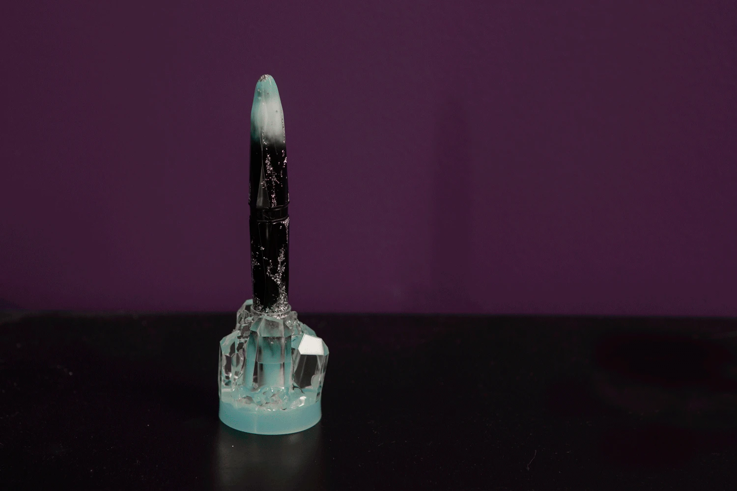 BENU Pen Holder - Luminous 3 BENU Pen Holder - Luminous - Image 3