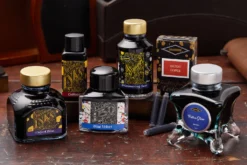 Diamine Polar Glow - 50ml Bottled Ink 23 Diamine Polar Glow - 50ml Bottled Ink -Office Supplies Shop Diamine Brand Group 1 5786f816 aeed 4d98 8611 e9bf7e3e425a