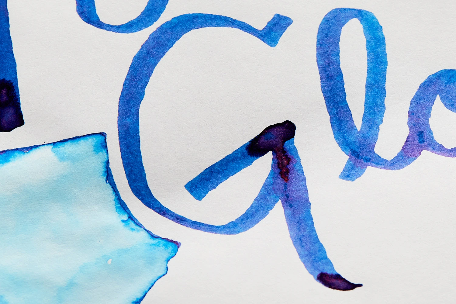 Diamine Polar Glow - 50ml Bottled Ink 6 Diamine Polar Glow - 50ml Bottled Ink - Image 6