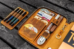 Galen Leather Zippered A5 Notebook Folio - Crazy Horse Brown -Office Supplies Shop GalenLeather A5NotebookFolio CrazyHorseBrown stock 6