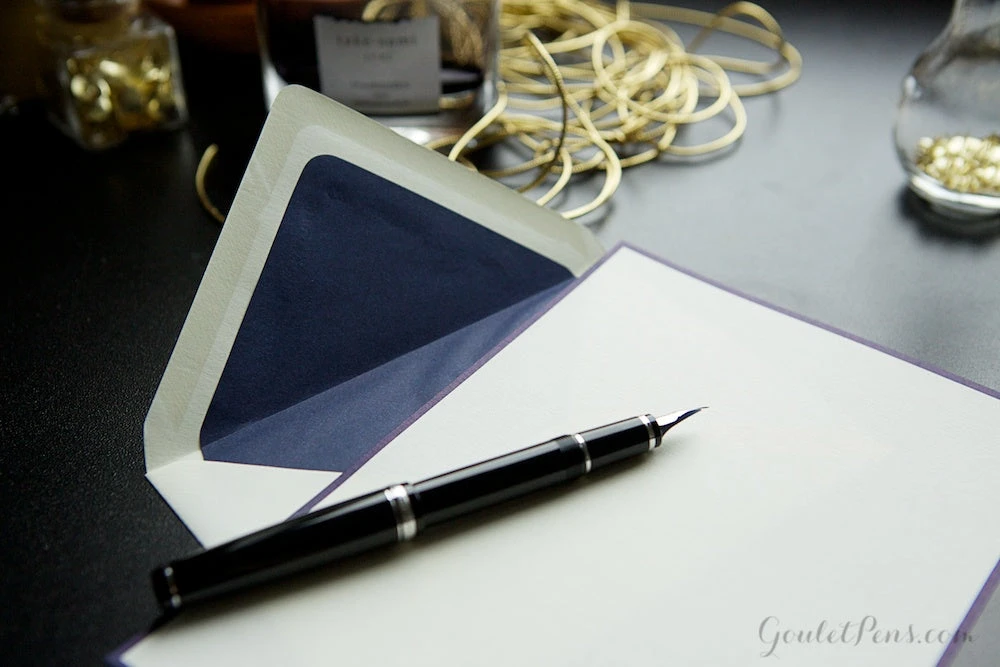 Original Crown Mill Bicolor A5 Correspondence Set - Cream/Navy 4 Original Crown Mill Bicolor A5 Correspondence Set - Cream/Navy - Image 4