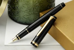 Pilot Falcon Fountain Pen - Black/Gold -Office Supplies Shop Pilot Falcon Black Gold 3