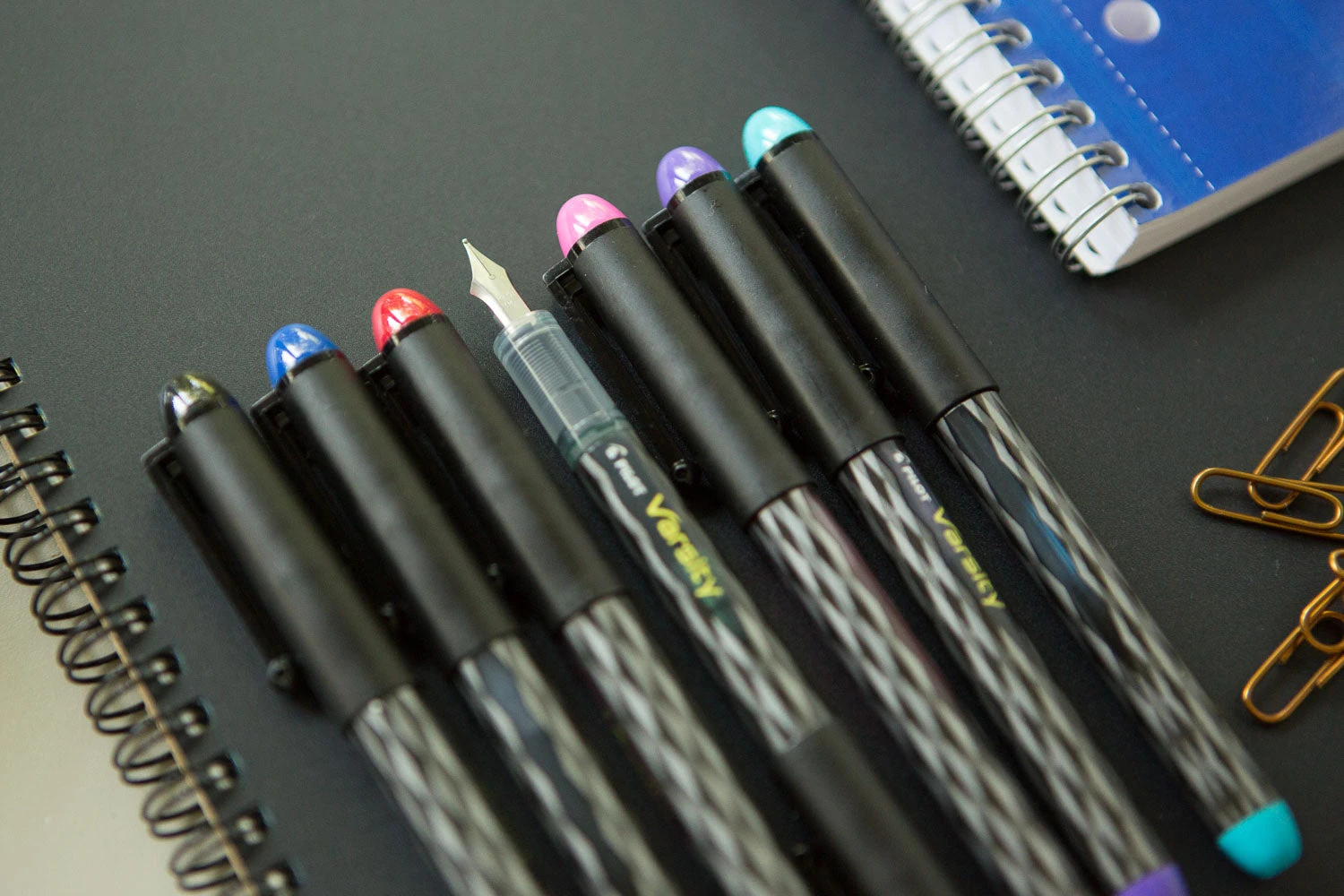 Pilot Varsity Fountain Pen - Assorted 7-Pack, Medium 7 Pilot Varsity Fountain Pen - Assorted 7-Pack, Medium - Image 7