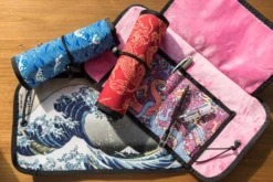 Rickshaw Bagworks Deluxe 6-Pen Roll - Red/Gold Dragon -Office Supplies Shop Rickshaw Bagworks Deluxe6PenRoll 1