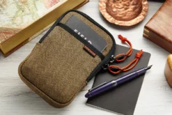 Rickshaw Bagworks Sinclair Model R Case - Stout Brown -Office Supplies Shop Rickshaw Sinclair Model R Tweed 2