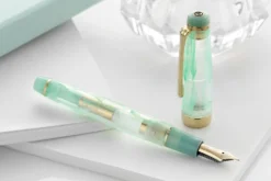 Sailor Veilio Fountain Pen - Pearl Mint (Limited Production) 10 Sailor Veilio Fountain Pen - Pearl Mint (Limited Production) -Office Supplies Shop Sailor Bespoke Veilio green 4