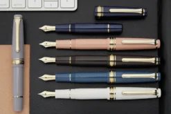 Sailor Pro Gear Slim Mini Fountain Pen - Zyne Pink 24 Sailor Pro Gear Slim Mini Fountain Pen - Zyne Pink -Office Supplies Shop Sailor ProGear SlimMini PuffBrown AyurBlue AyurGray NightBlue BeniWhite ZynePink 1
