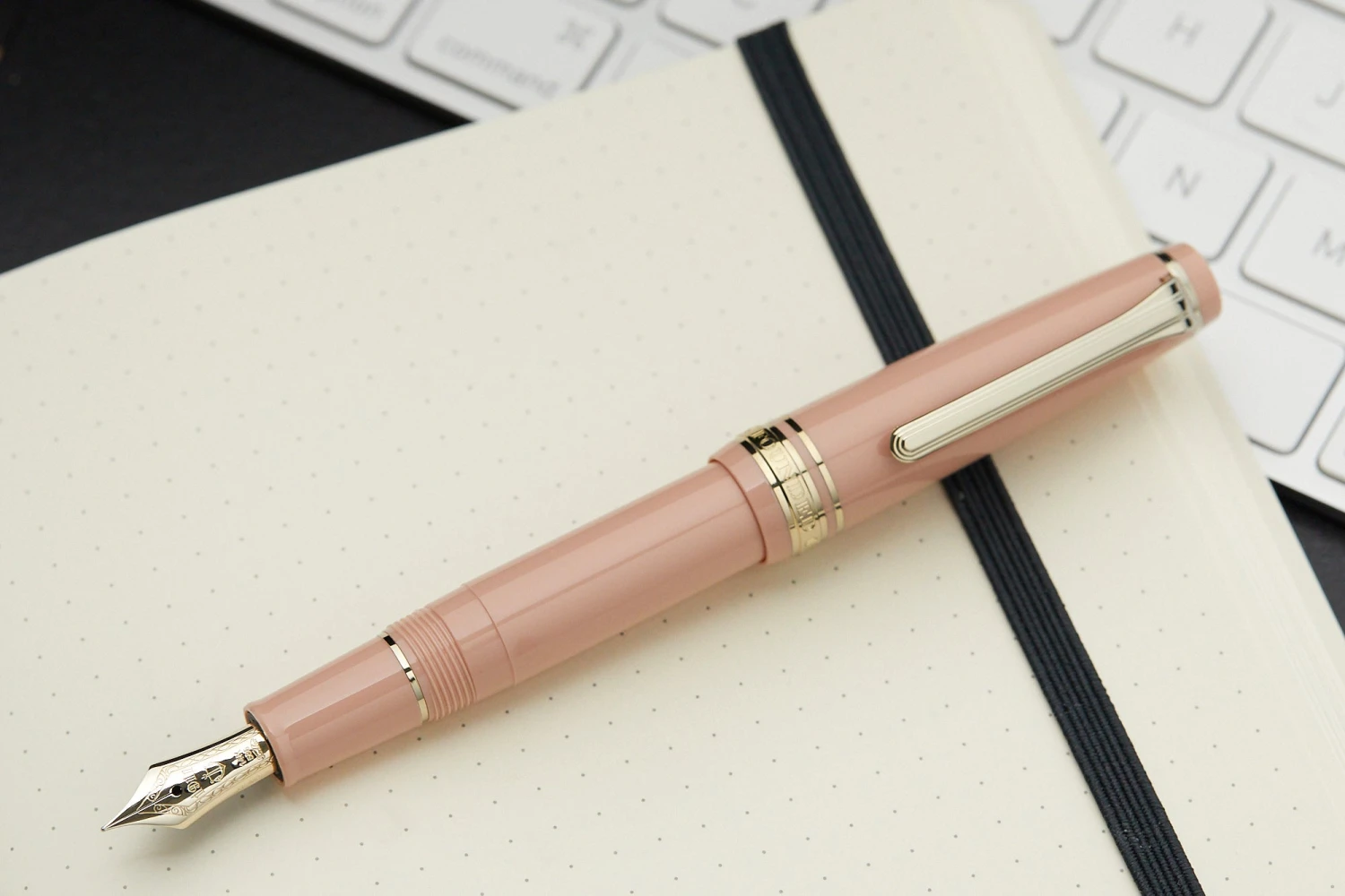 Sailor Pro Gear Slim Mini Fountain Pen - Zyne Pink 6 Sailor Pro Gear Slim Mini Fountain Pen - Zyne Pink - Image 6