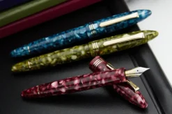 Tibaldi Bononia Fountain Pen - Pomegranate (Limited Edition) 15 Tibaldi Bononia Fountain Pen - Pomegranate (Limited Edition) -Office Supplies Shop Tibaldi Bononia Vintage Honeycomb MarduNord Pomegranate group 2